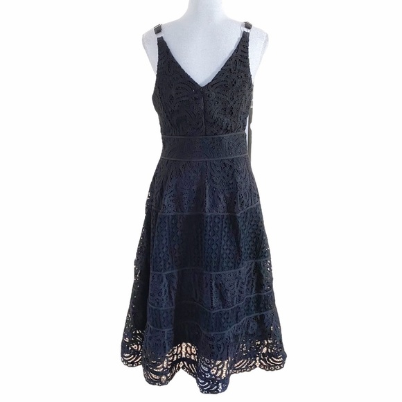 ADELYN RAE BLACK LACE EMBROIDERY SLEEVELESS FIT & FLARE MIDI DRESS - XS - Picture 2 of 9